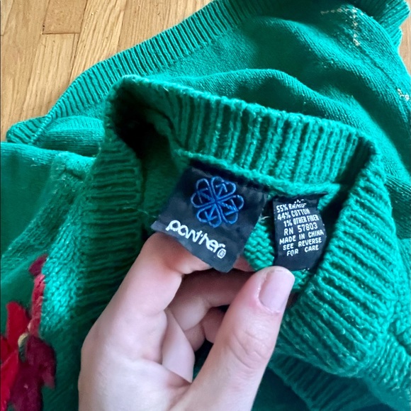 Y2K Vintage Preppy Argyle Holiday Sweater w. Poinsettia Flowers - Picture 6 of 11